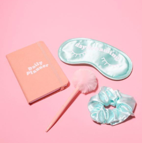 Kind Edit Co. Bubble Boutique Daydream Doodles Diary Collection Gavesæt 1 Notebook + 1 Fluffy Pen + 1 Eye Mask + 1 Satin Scrunchie