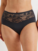 Kayser Smooth All Over Lace Full Brief - Black